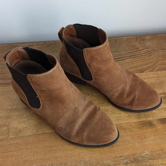 Brown boots - Picture 2 of 2